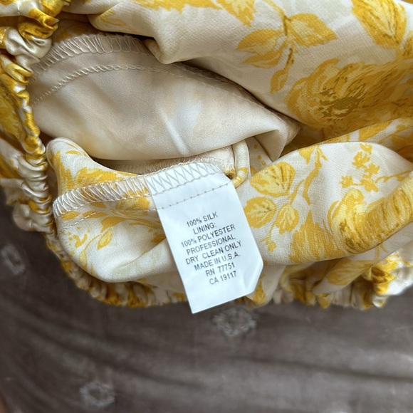 100% silk floral jumpsuit by Betsy Johnson, size 0 elasticized hem, vintage look - Picture 8 of 9